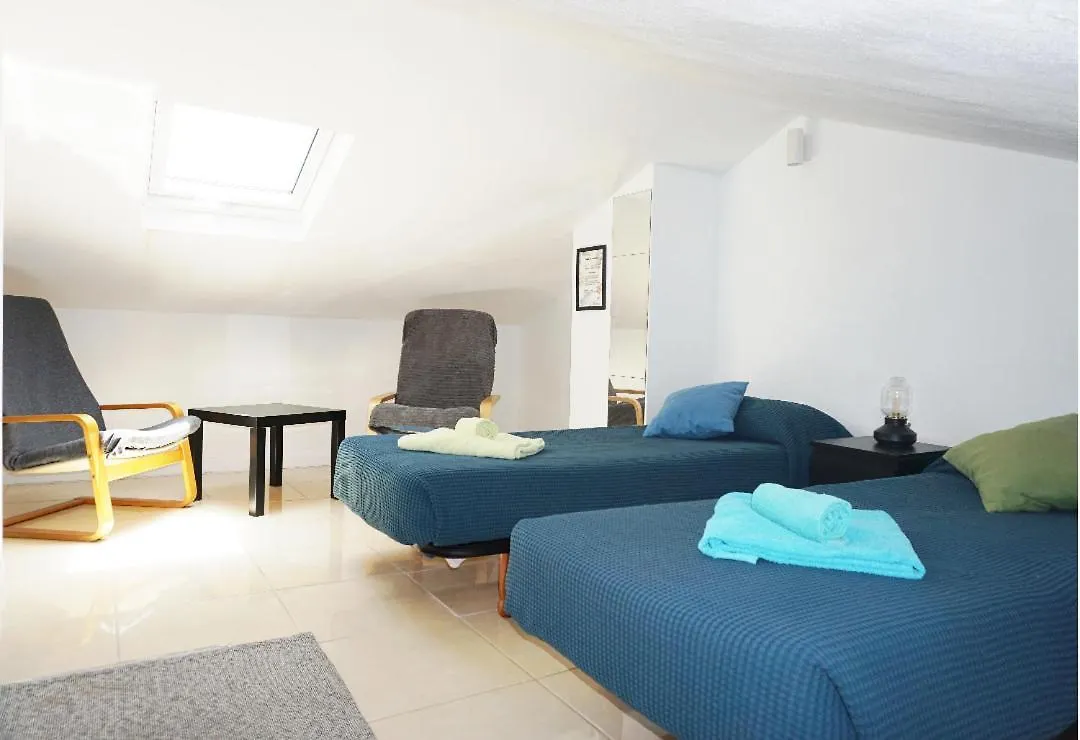 게스트하우스 Casa La Sonrisa Shared House 호텔 엘메다노