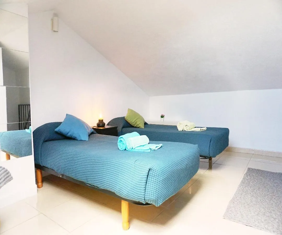 Casa La Sonrisa Shared House 호텔 엘메다노 0*,  스페인
