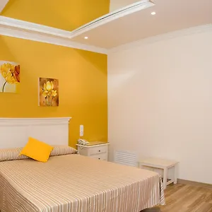 https://hotel-los-girasoles.es-andalucia.com